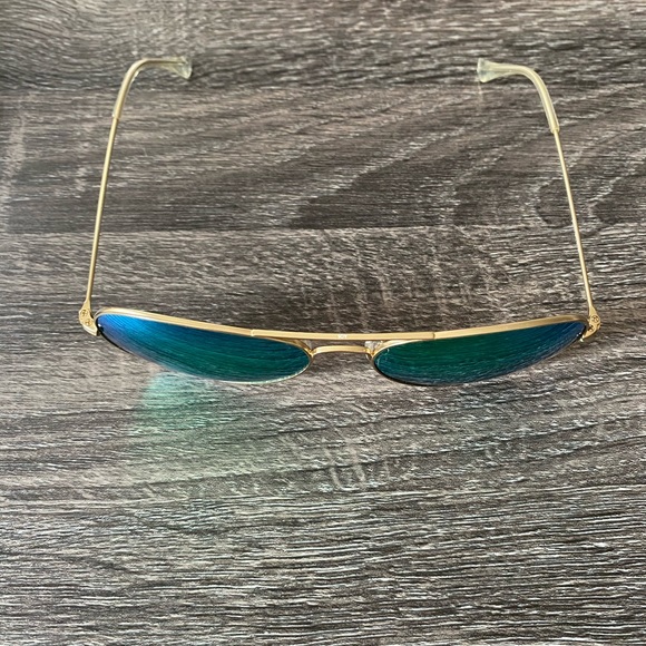 AQS Green Mirrored Sunglasses - Picture 2 of 4